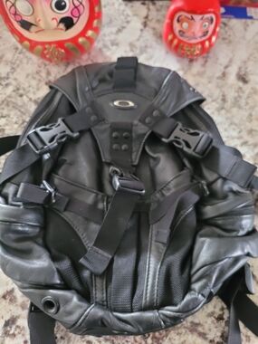 OAKLEY MINI LEATHER BACKPACK ORIGINAL VINTAGE RARE